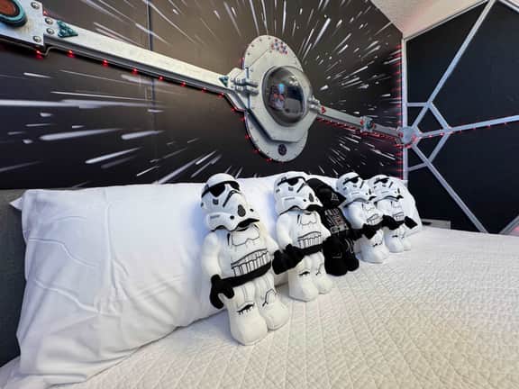 Themed 3BR Pool Retreat Near Disney Magic - Image 3