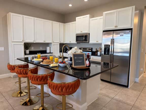 Escape to a 4BR Villa w/ Arcade, Pool & Mini Golf - Image 2