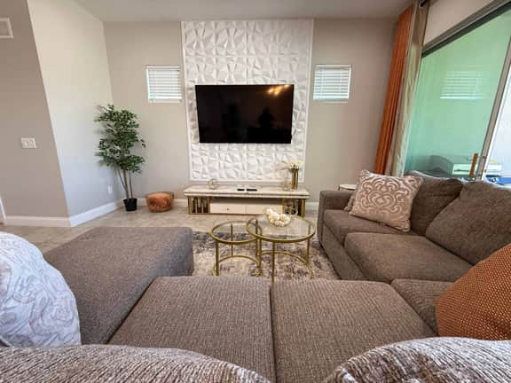 Escape to a 4BR Villa w/ Arcade, Pool & Mini Golf - Image 5